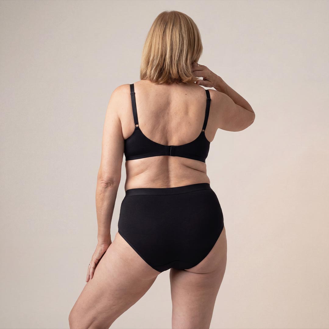 Culotte incontinence femme vue de dos, fibre de bambou douce, protection fuites urinaires importante lavable et élégante